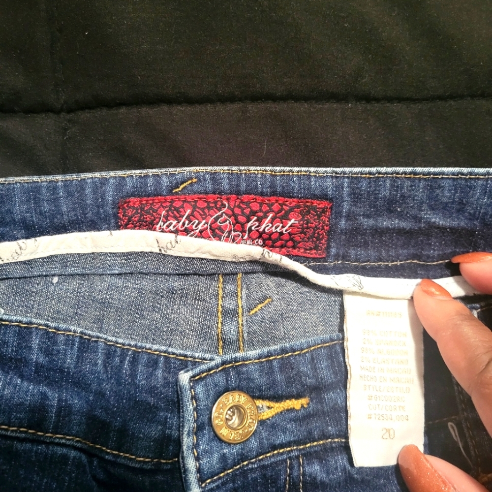 Jeans - Picture 2 of 3